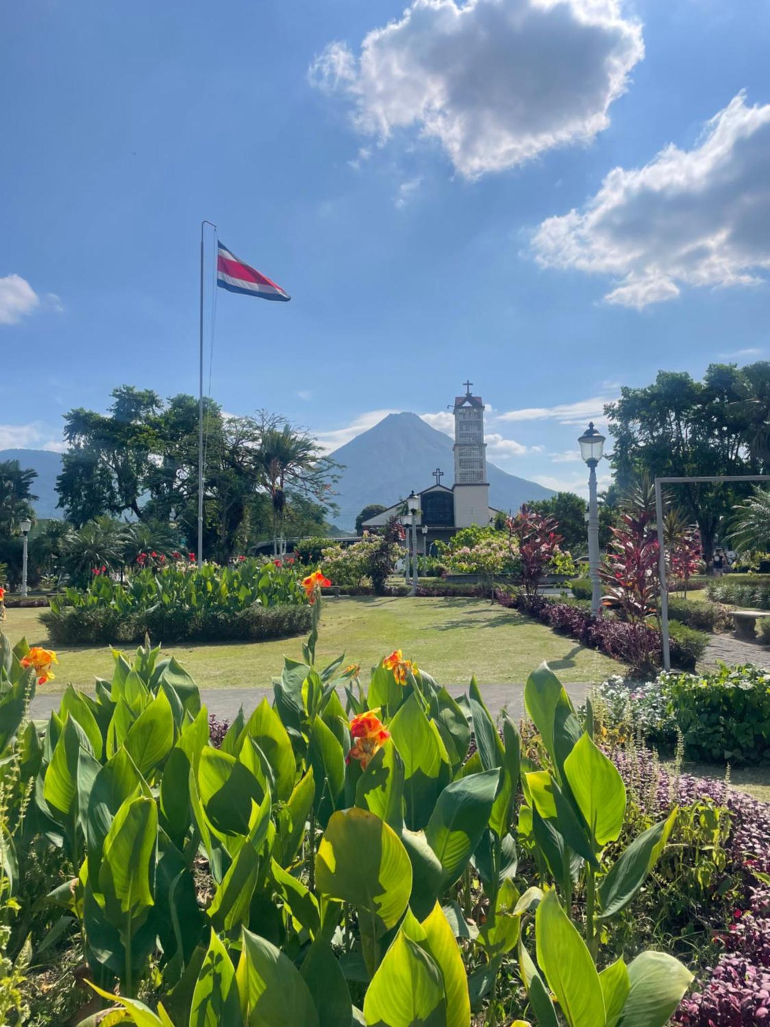 Hotel Tierra De Volcanes La Fortuna Dış mekan fotoğraf