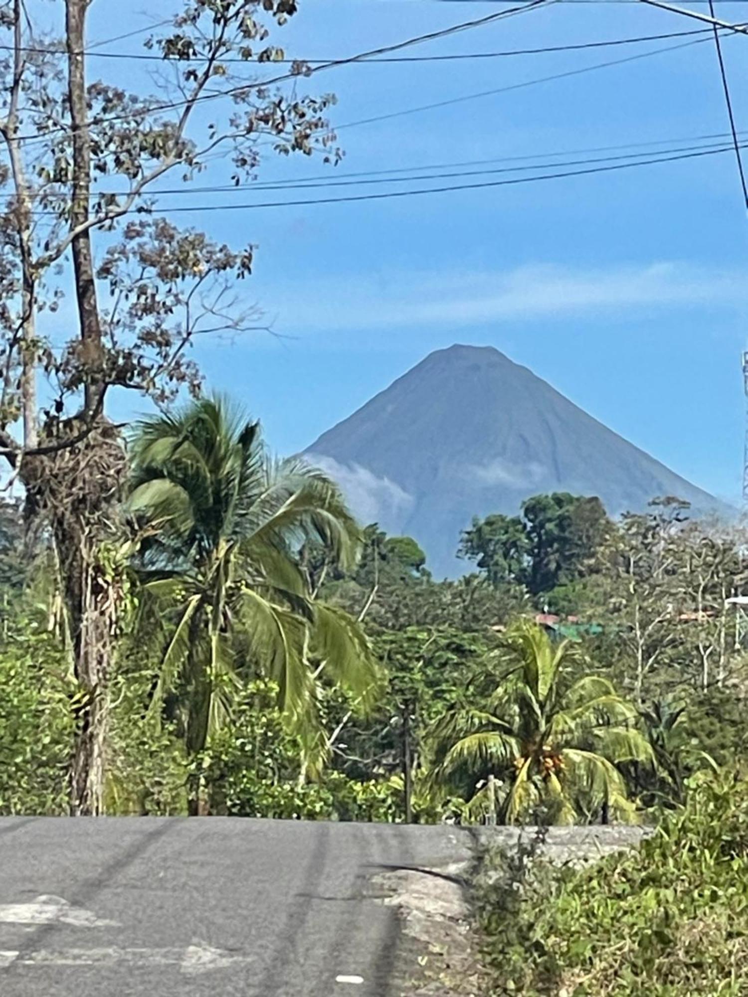 Hotel Tierra De Volcanes La Fortuna Dış mekan fotoğraf